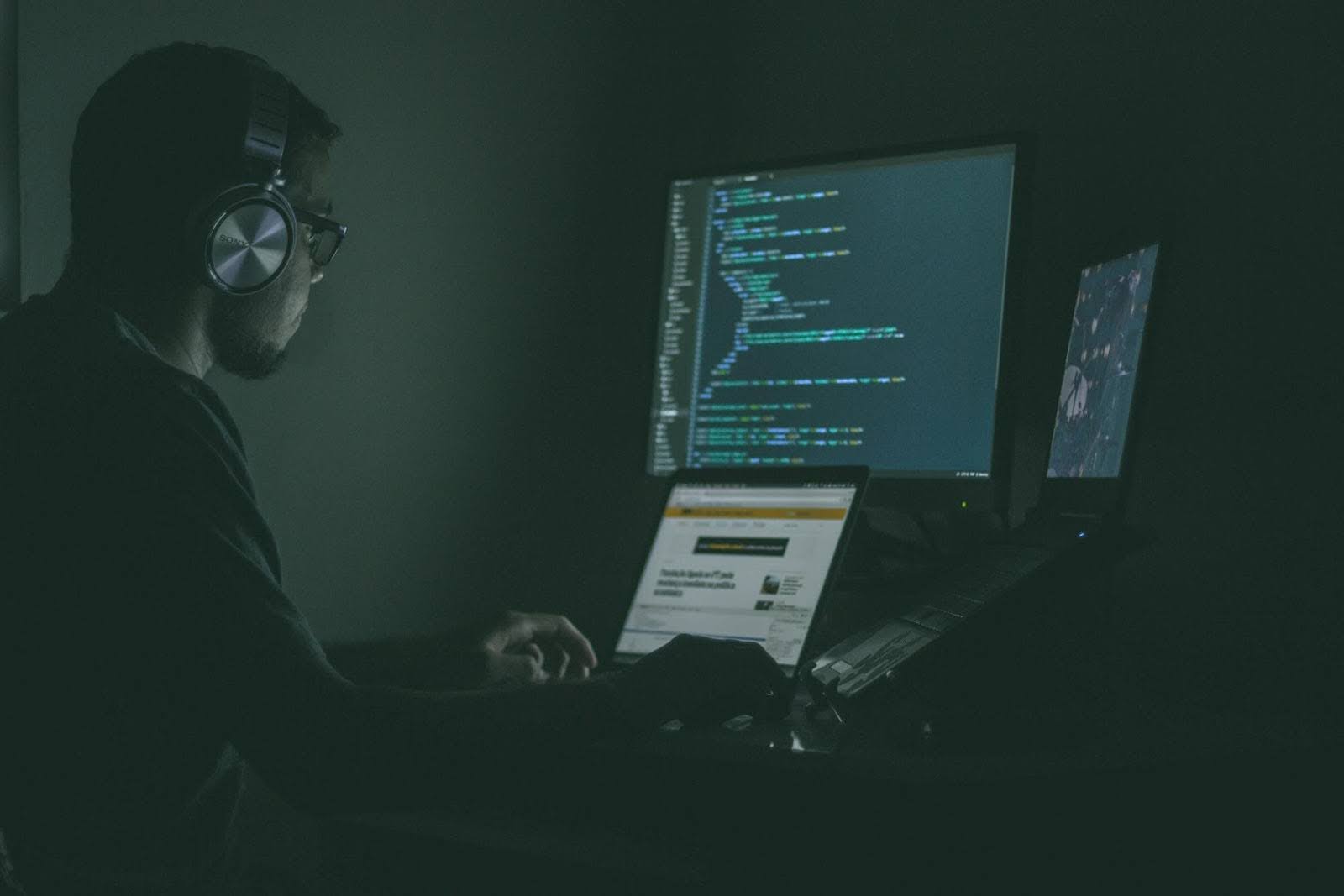 managing cybersecurity concerns for remote workers min