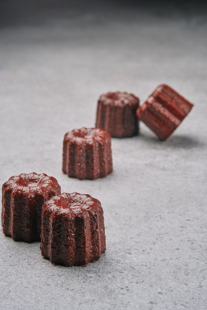 caneles min