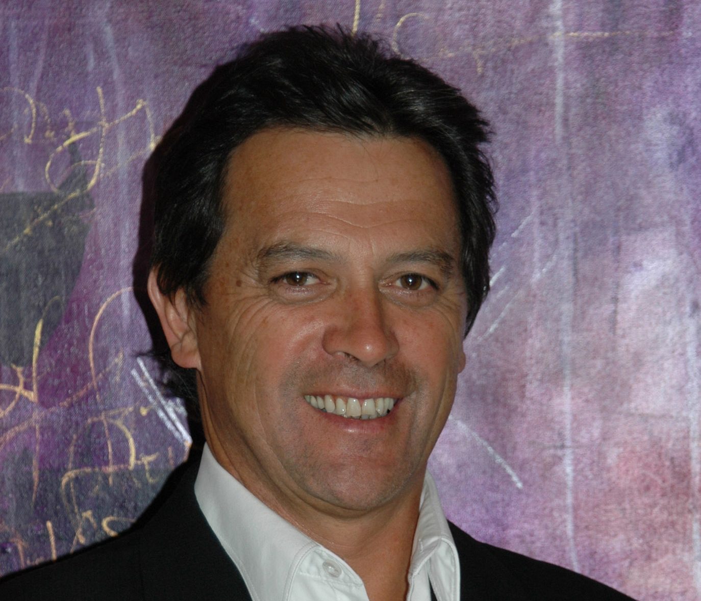 head shot ian taylor