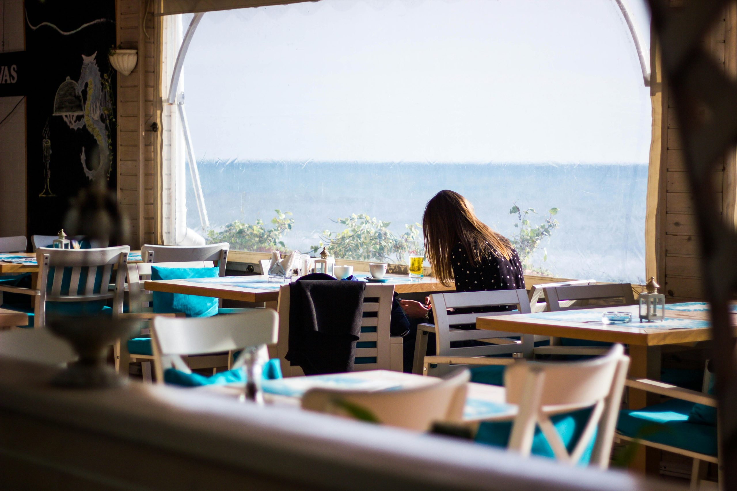 negative mental health among hospitality businesses increases, restaurant association reports
