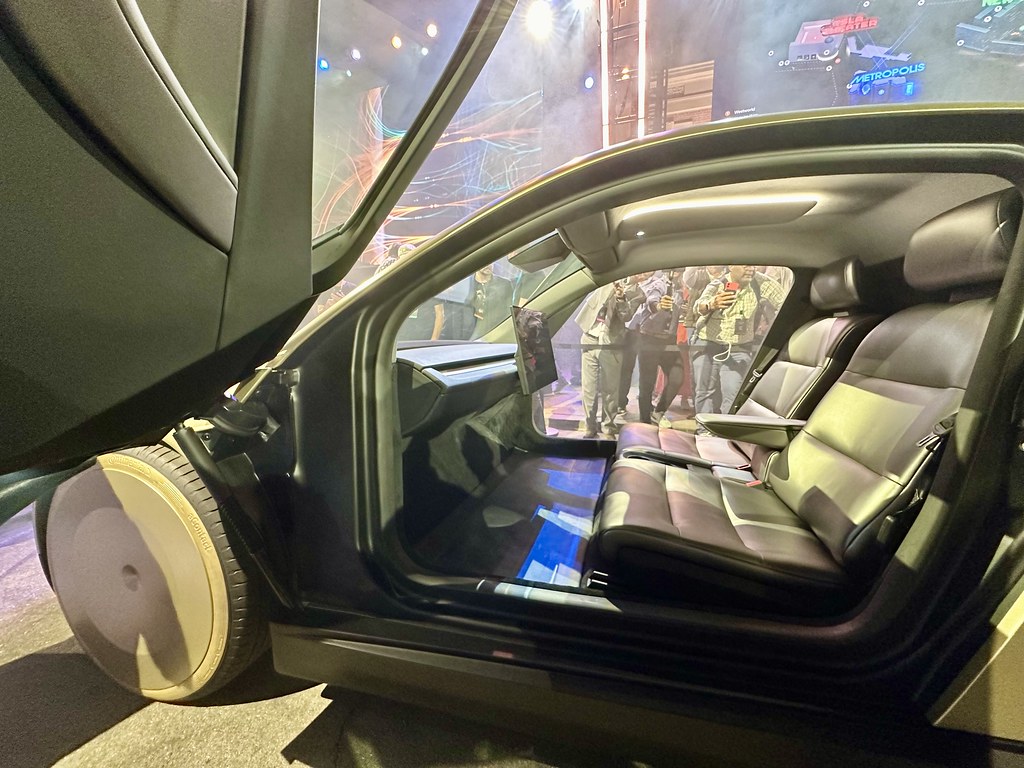 cybercab launch fails to impress as tesla stock takes a hit