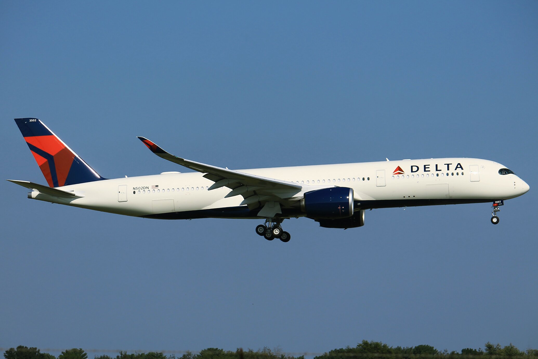 delta takes legal action against crowdstrike after it outage