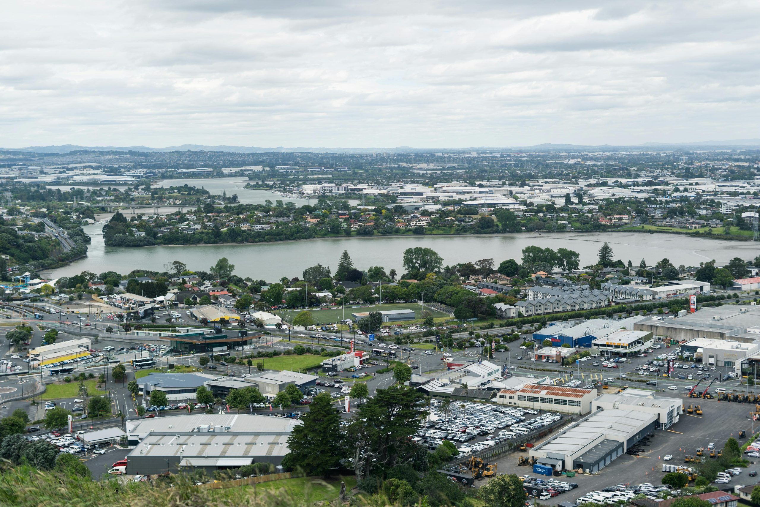 new zealand falls to last place in global infrastructure delivery rankings