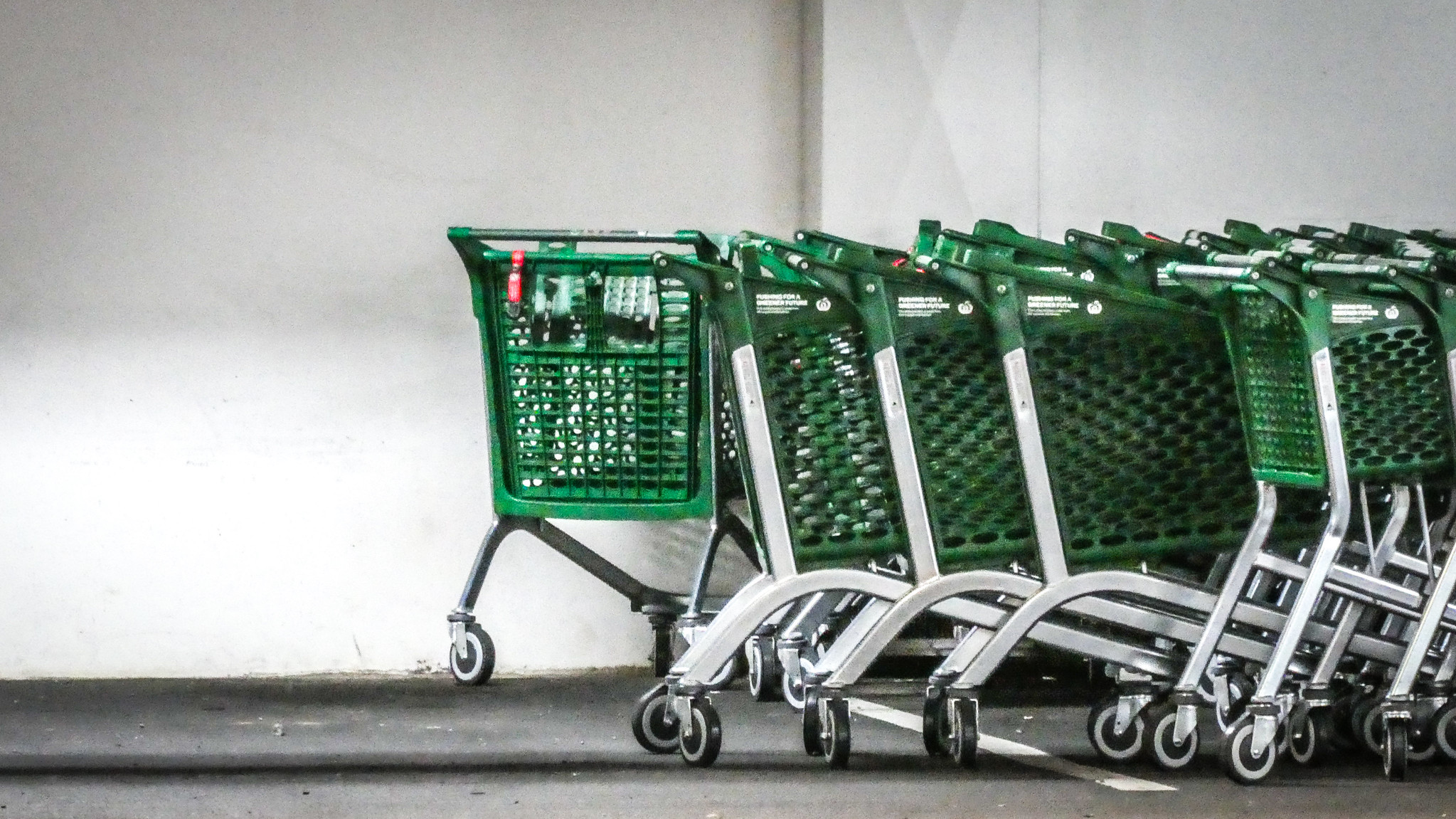 supermarkets in auckland adjust hours to combat rising anti social behavior