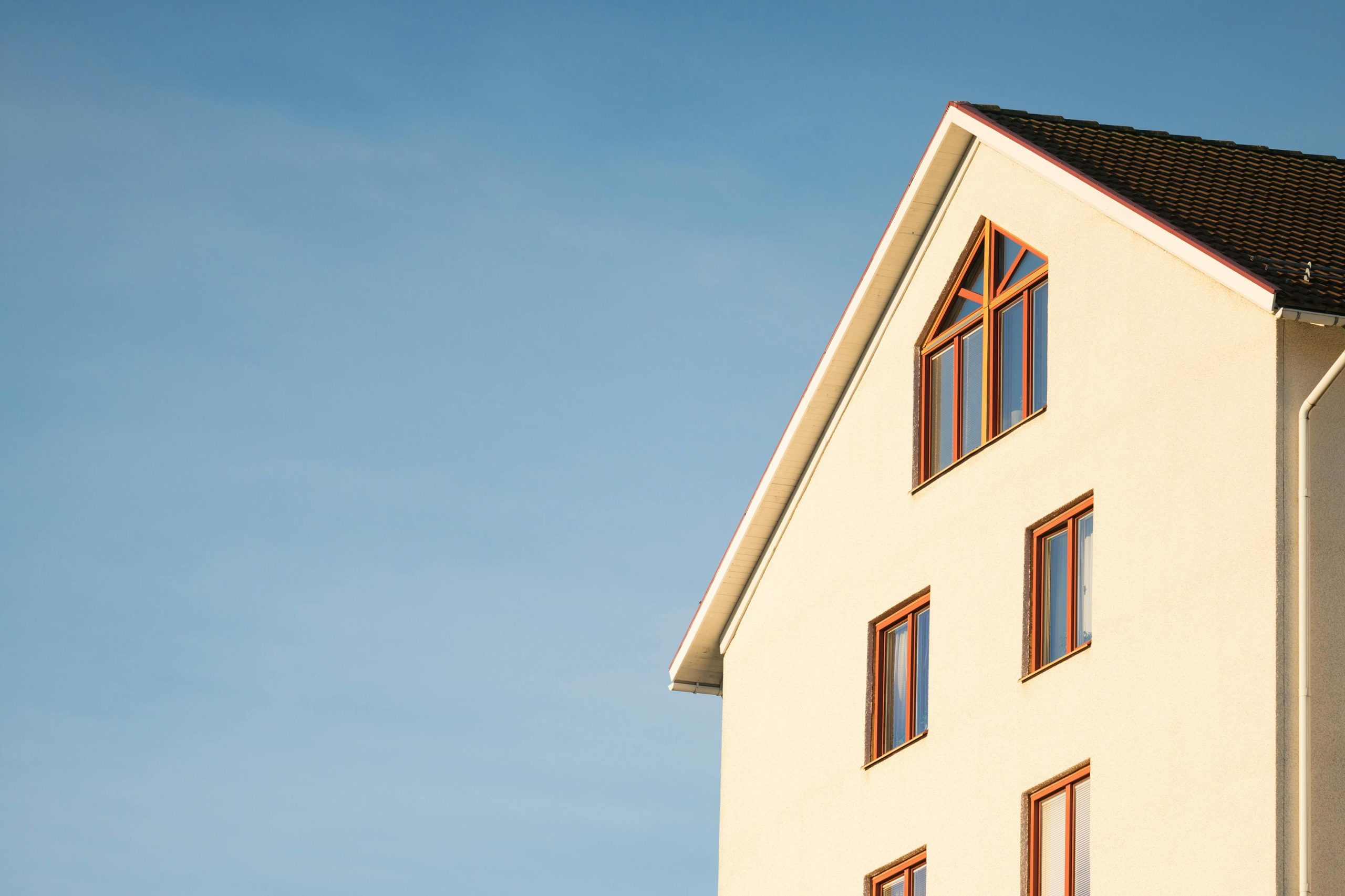 property prices rise for three consecutive months (2)