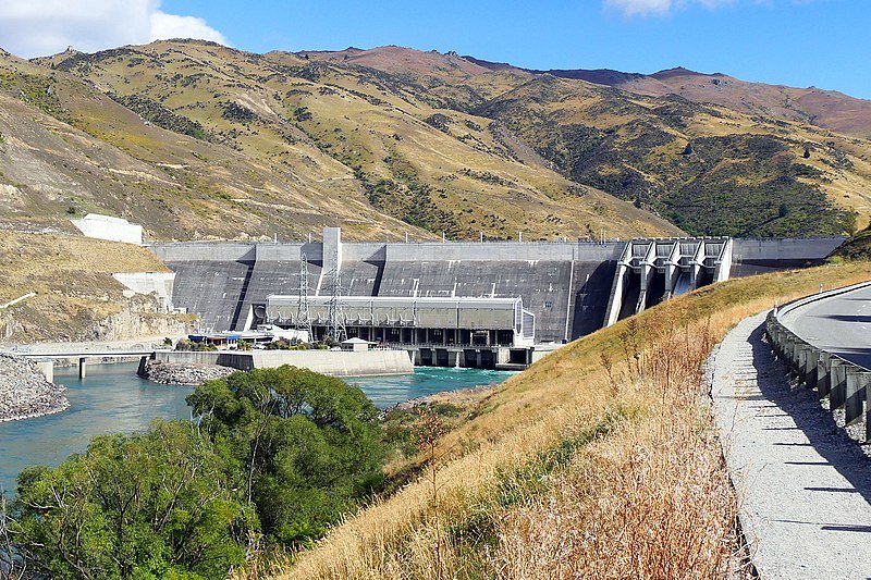 clyde dam with power station (frontview)