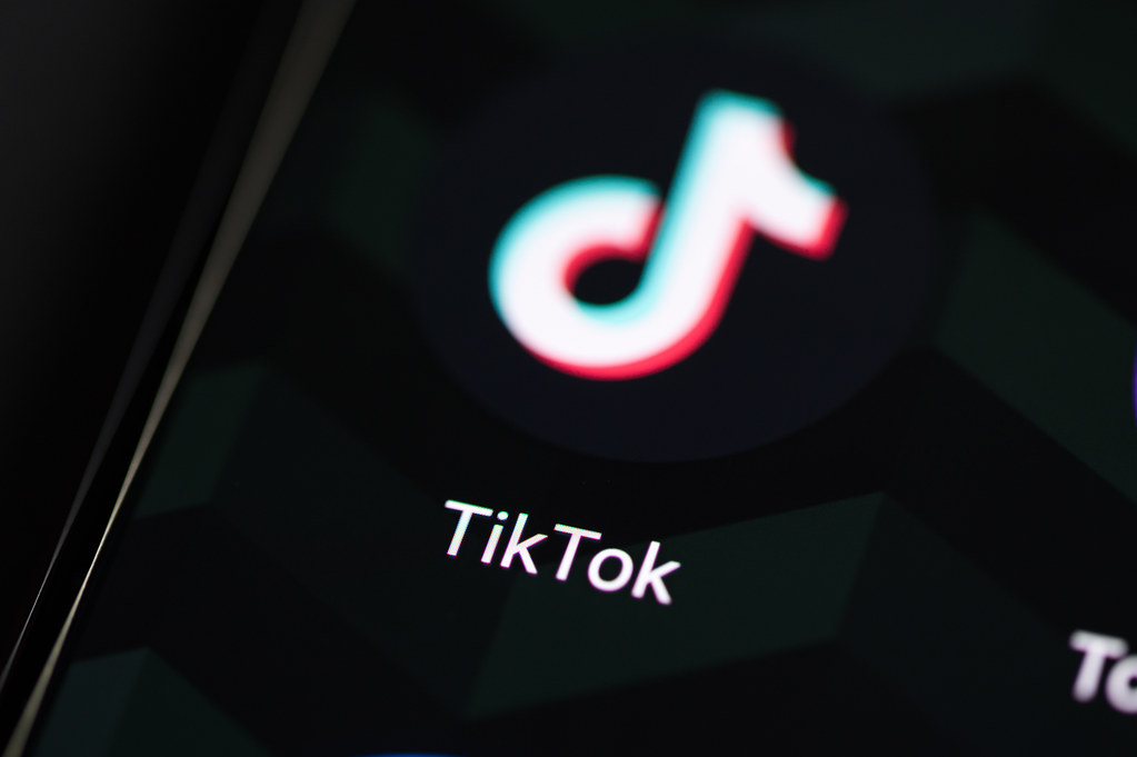 tiktok restored to app stores following deadline extension