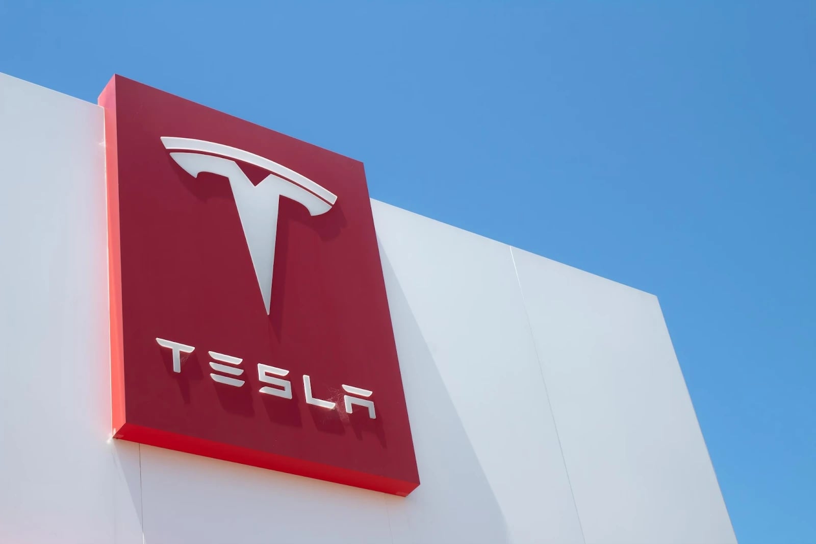 tesla owners abandon brand as trade ins hit record high