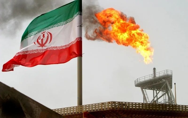 trump warns countries buying iranian oil will lose access to us markets