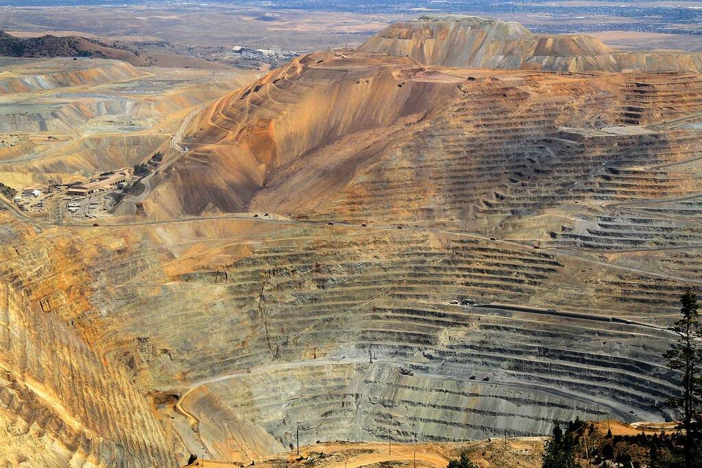 us copper tariffs boost london mining stocks