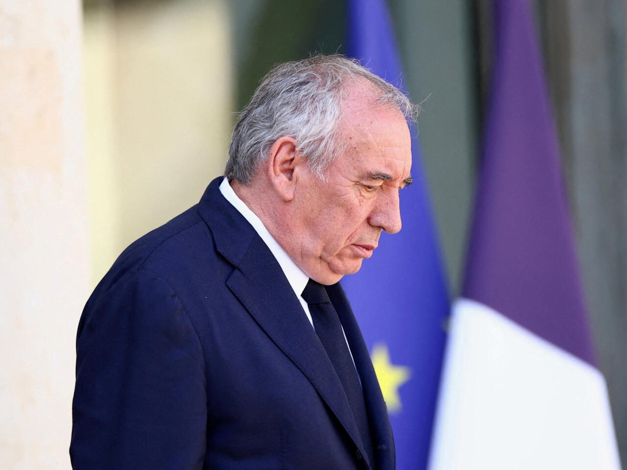 french pm defeated in national assembly confidence vote
